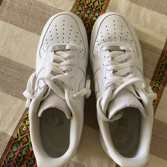 Air Force 01 Low ‘7.    Size 9 US - Picture 1 of 3